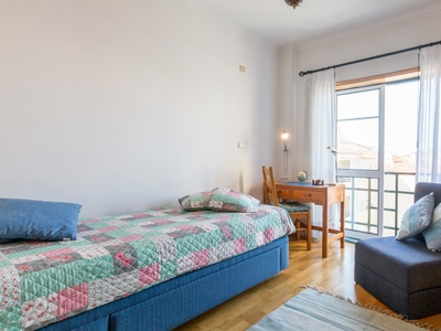 Quarto em apartamento com 3 quartos em São Domingos de Rana, Lisboa