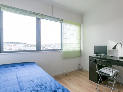 Quarto para alugar em apartamento de 4 quartos no Lumiar, Lisboa