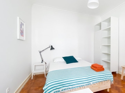 Quartos para alugar em apartamento de 3 quartos em Lisboa