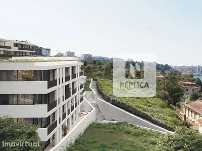 Apartamento T3 com Varanda 23m2 vistas Rio Douro
