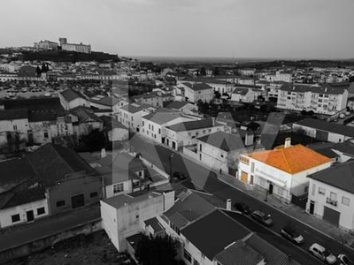 CASA SENHORIAL NO CENTRO DE ESTREMOZ | ANDAR DE MORADIA| 5 QUARTOS | 263 M2