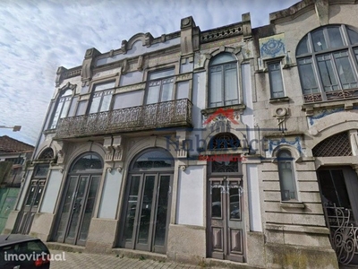 Conjunto de Moradias, inserido em Edifício Histórico, no Bonfim-Porto