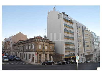 Terreno para construção na Av. Afonso III, Lisboa