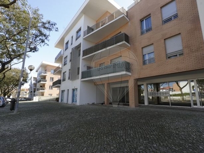 Apartamento T4 à venda em Carnaxide e Queijas, Oeiras