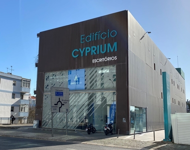 Escritório 60m2 no Edifício Cyprium em Linda-a-Velha