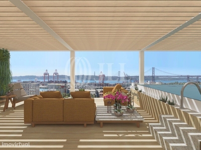 Apartamento T4 penthouse, vista rio, na Estrela, Lisboa