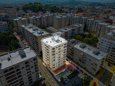 Apartamento T3 com elevador e garagem no centro de Braga - São Vicente