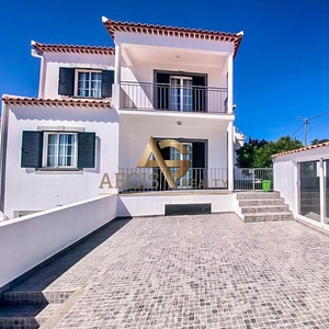 Casa para comprar em Santa Cruz, Portugal