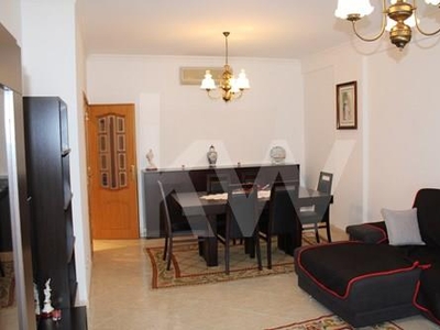 Apartamento T2 à venda em Vale de Gatos - Cruz de Pau - Amora - Seixal