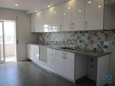 Apartamento T3 à venda em Santo Onofre e Serra do Bouro