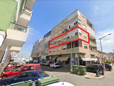 Apartamento T3 à venda na Rua de Paula Vicente