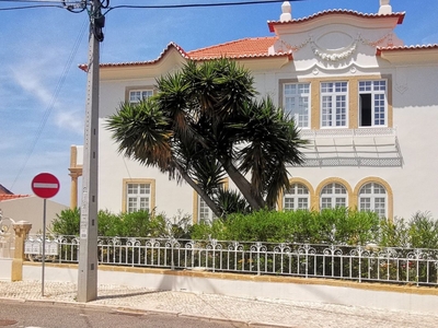 Vivenda de Primeiro Andar T2 para arrendamento na Avenida Senhora do Monte da Saúde