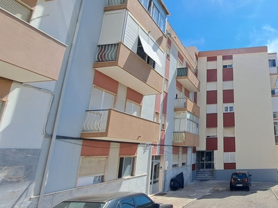 Apartamento T2 com 78m2 em Corroios