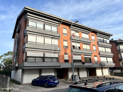 Apartamento T2 com garagem em zona de Celas,Coimbra