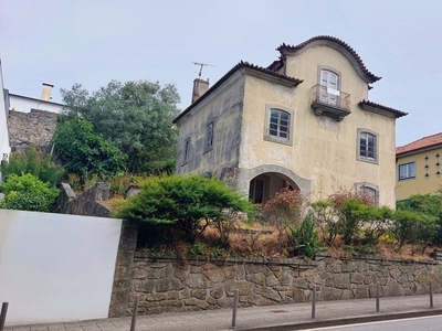 Venda de prédio com 3 pisos, Santa Maria Maior, Viana do Castelo