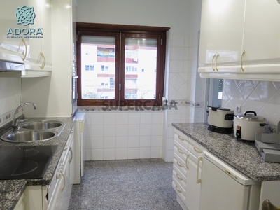 Apartamento para arrendamento em Algés, Linda-a-Velha e Cruz Quebrada-Dafundo