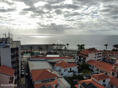 Apartamento T2 PENTHOUSE com vista mar para venda, próximo do mar e se