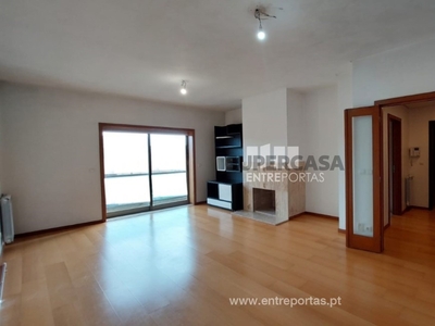 Apartamento T3 à venda em Póvoa de Varzim, Beiriz e Argivai