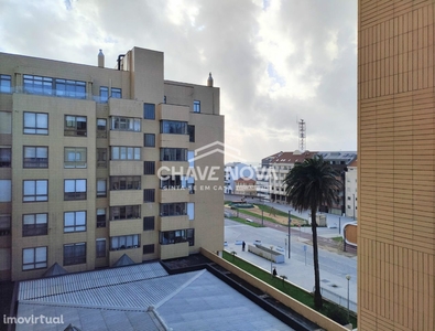 Apartamento T3 com vistas de mar para venda no centro de Espinho