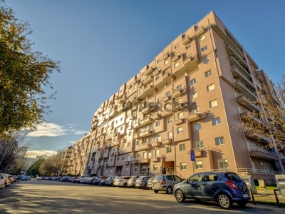 Apartamento T3 para arrendamento na Rua Cândido Oliveira