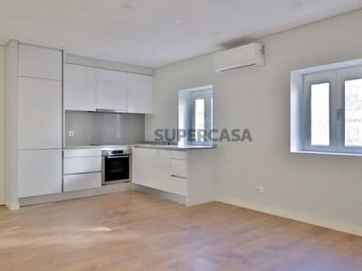 Apartamento T2 Duplex à venda na Rua Monsenhor Airosa