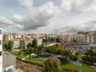 Apartamento para alugar em Agualva, Portugal
