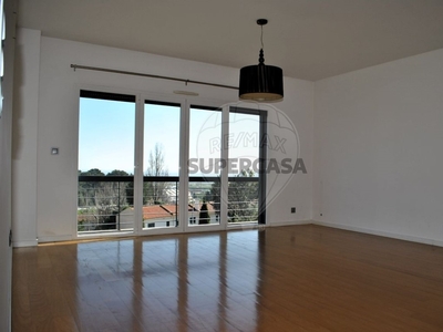 Apartamento T3 para arrendamento em Santa Iria de Azoia, São João da Talha e Bobadela