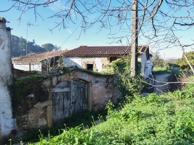 Moradia para reconstruir - Vila Nova de Cernache