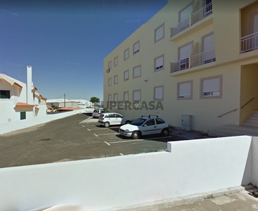 Apartamento T2 para arrendamento em Caia, São Pedro e Alcáçova
