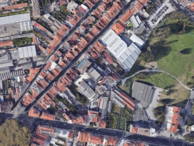 Prédio com projeto aprovado, para venda, no Centro do Porto
