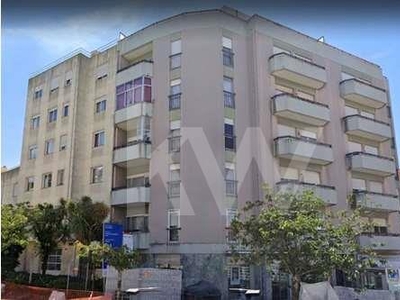 Apartamento T4 Remodelado no Centro do Porto, com 3 Varandas, 2 Suites, elevador e garagem
