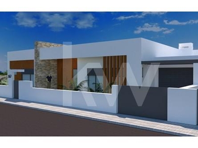 New villa with swimming pool in Azeitão