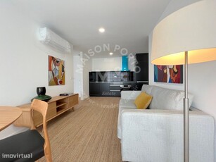Apartamento T2 com Suite, Varanda e G...