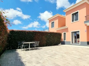 Casa / Villa T4 em Almargem do Bispo, Pêro Pinheiro e Montelavar de 205 m²