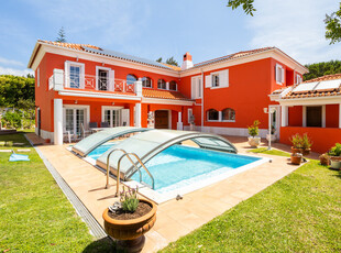 Moradia luxuosa e enorme com piscina, um autêntico Palácio na Beloura I/Sintra, num terreno único (quase 2.000 m2)