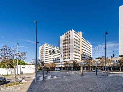 Apartamento T3 na Avenida do Bessa em Ramalde, Porto