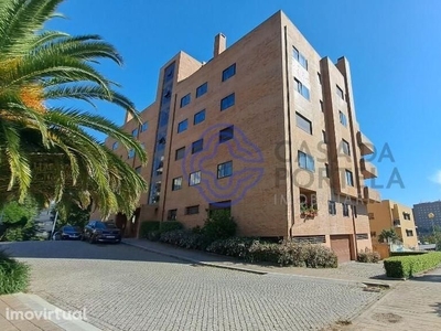 Apartamento T4 na Urbanização Quinta Seca em Matosinhos com excelentes