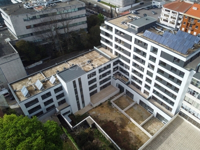 Apartamento T2 com varanda na Boavista, Porto