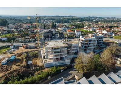 Apartamento T2 Condomínio privado com piscina e campo padel em São João da Madeira