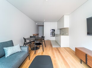 Apartamento T2 em Campolide de 85 m²