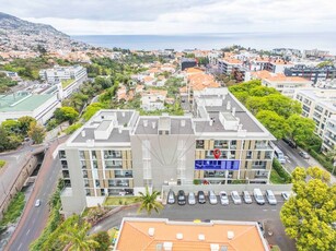 Apartamento T3 à venda em Santo António, Funchal