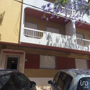 Apartamento T2 em Faro (Sé e São Pedro) de 85 m²