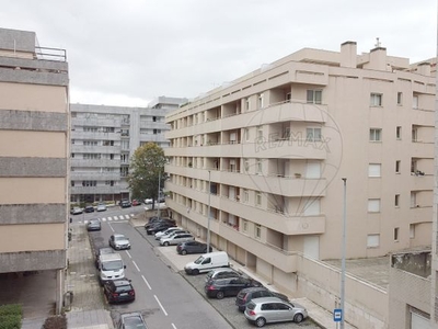 Apartamento T4 à venda em Costa, Guimarães