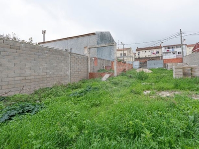 Terreno à venda em Mina de Água, Amadora