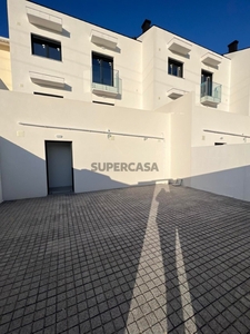 Duplex T2+1 à venda em Santa Joana