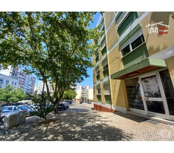 Seixal-Apartamento T1 - Miratejo (6-A-000939)