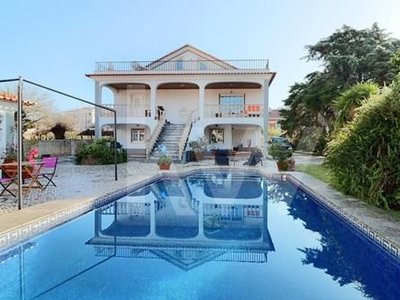 Fantástica Moradia de Charme com piscina e jardim na Várzea de Sintra Portugal