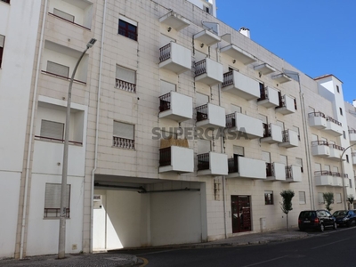 Apartamento T2 à venda em Marrazes e Barosa