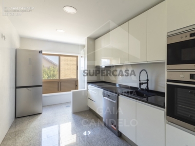 Apartamento T2 à venda na Avenida de Sagres, Gulpilhares e Valadares (4405-700)