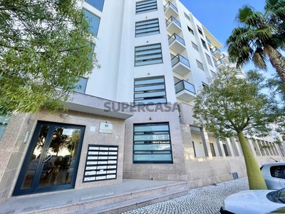 Apartamento T4 para arrendamento na Praceta Agostinho Ferreira Chaves